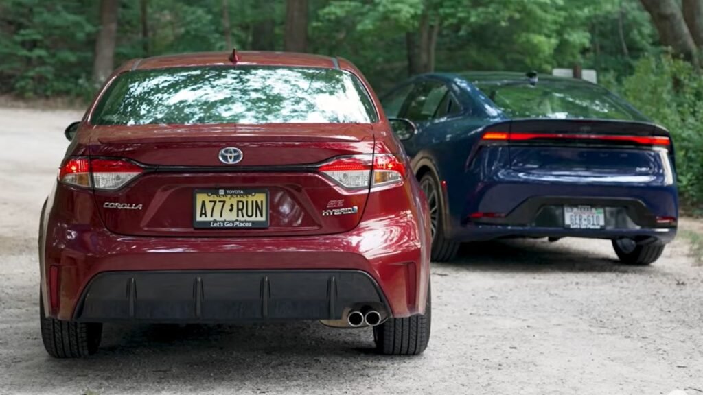 Toyota Rrius vs Toyota Corolla Specs