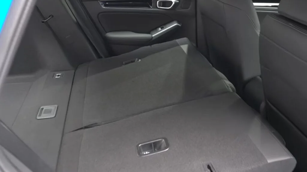 Rear Seat Features
