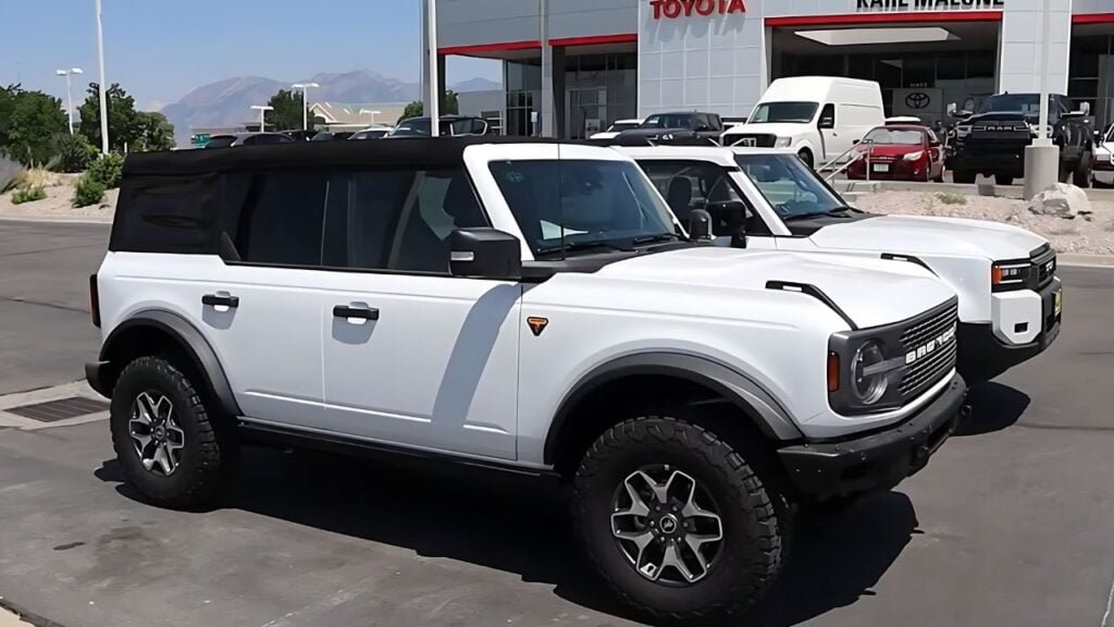 2024 Toyota Land Cruiser vs Ford Bronco