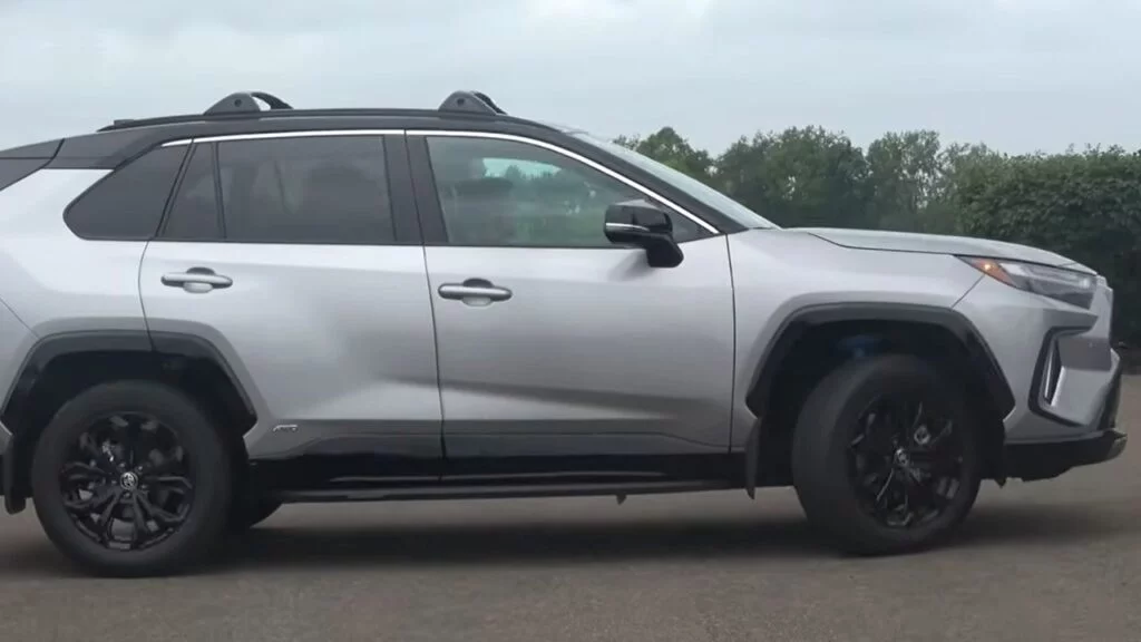 2024 Outlander vs. 2024 RAV4 – Safety and Warranty