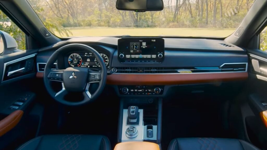2024 mitsubishi outlander - Infotainment System