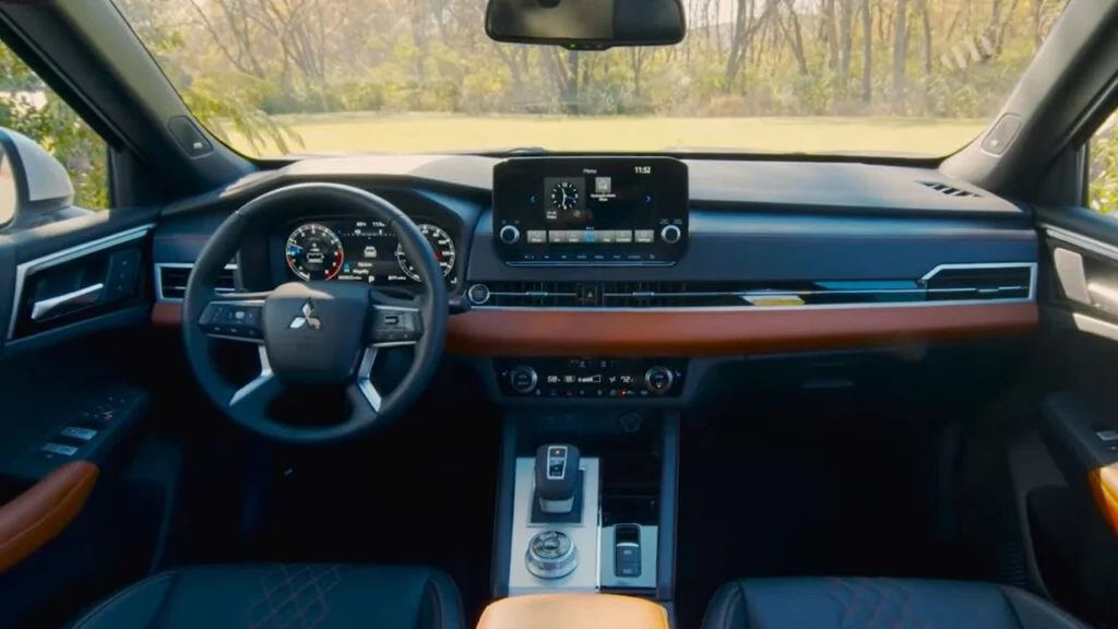 2024 mitsubishi outlander - Infotainment System