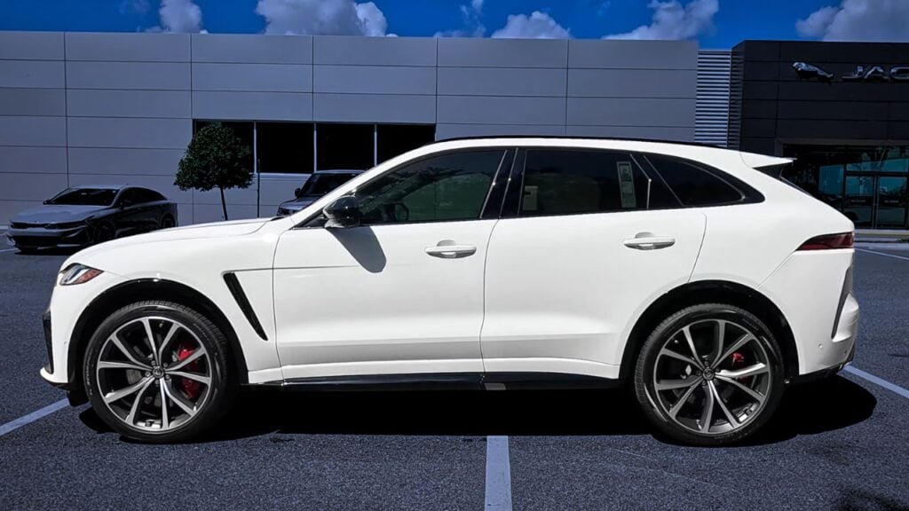 2025 Jaguar F-Pace SVR Driving Experience