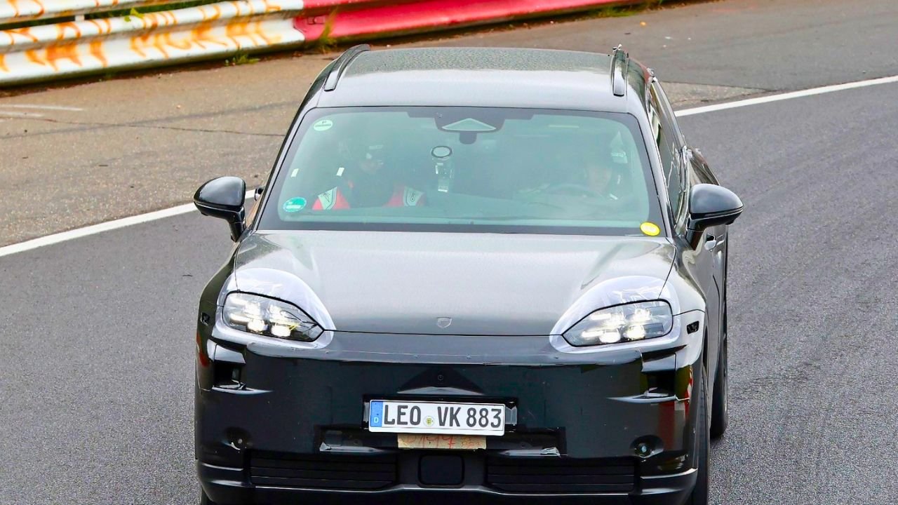 Spy Shots of the 2026 Porsche Cayenne