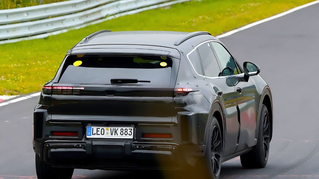 Spy Shots of the 2026 Porsche Cayenne