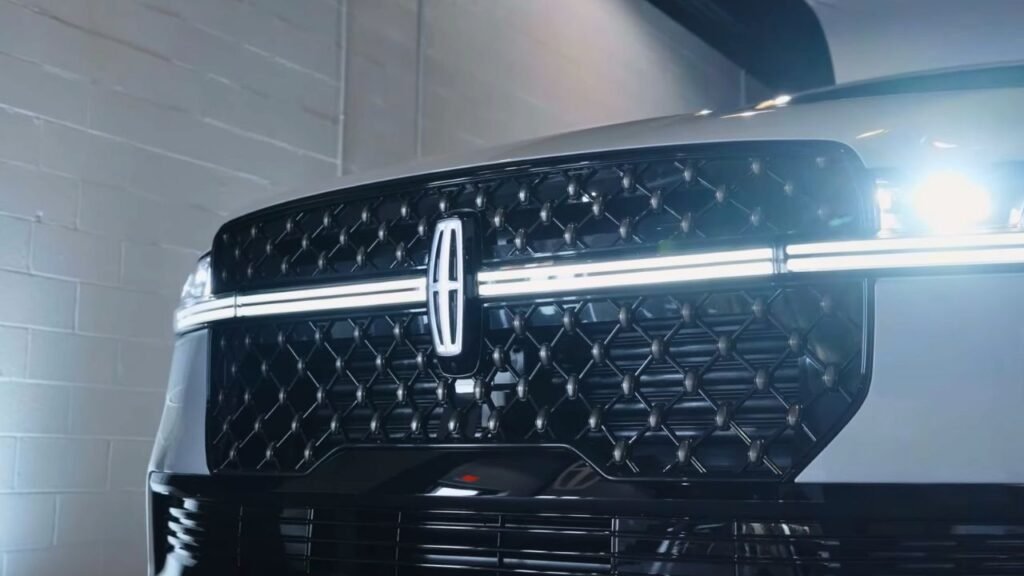The 2025 Navigator: Exterior Design