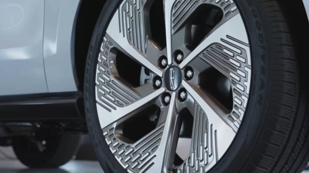 The 2025 Navigator: Exterior Design