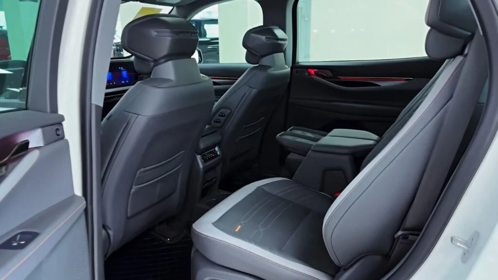 2025 Ford Edge