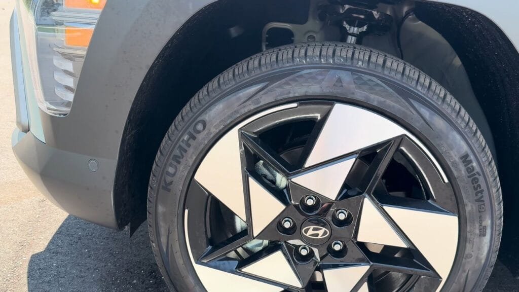 2025 Hyundai Kona Tires