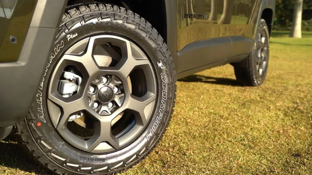 2025 Jeep Renegade Tires