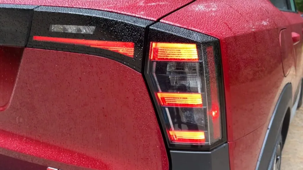 2025 Nissan Kicks Rear Light