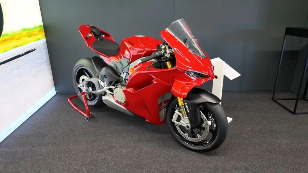2025 Panigale V4
