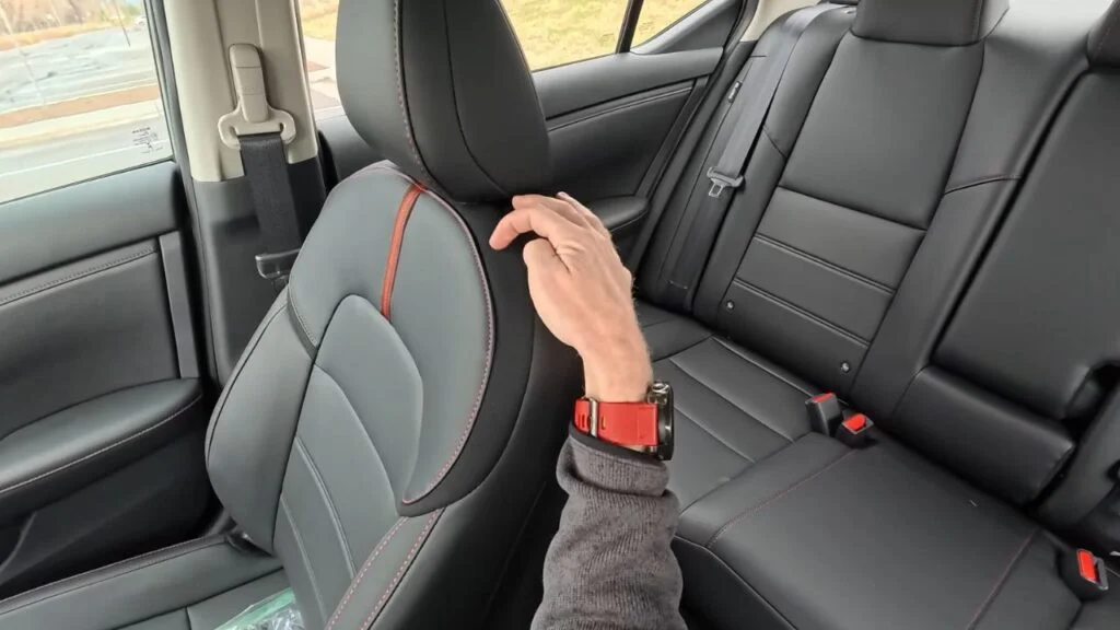 Rear Design and Interior Comfort