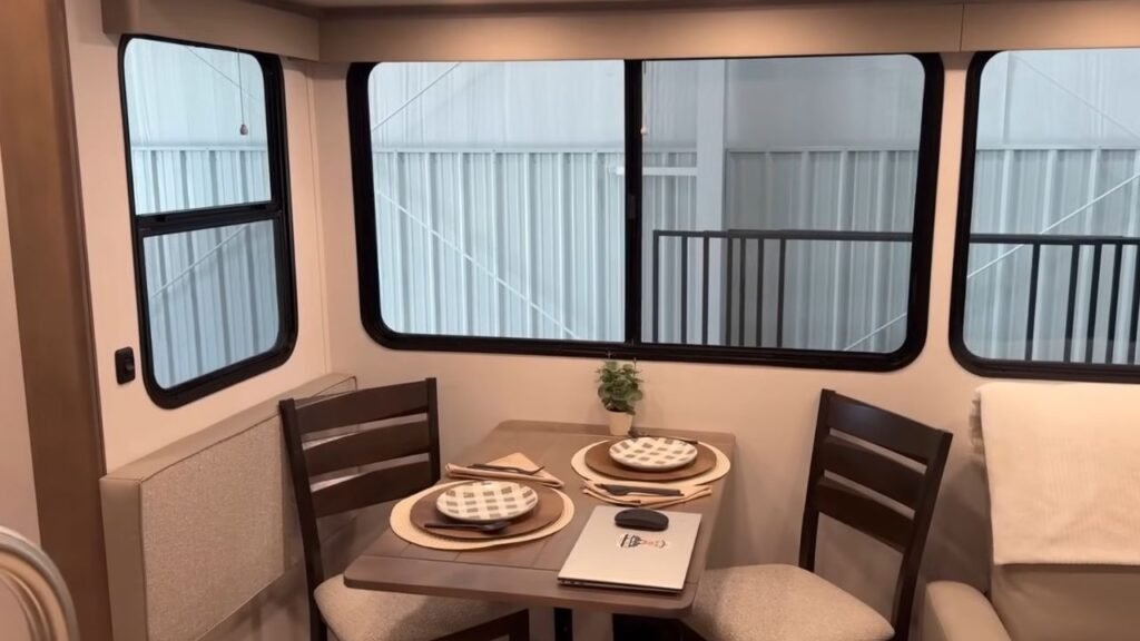 2025 Alliance Avenue TT 332RL Interior Dinning