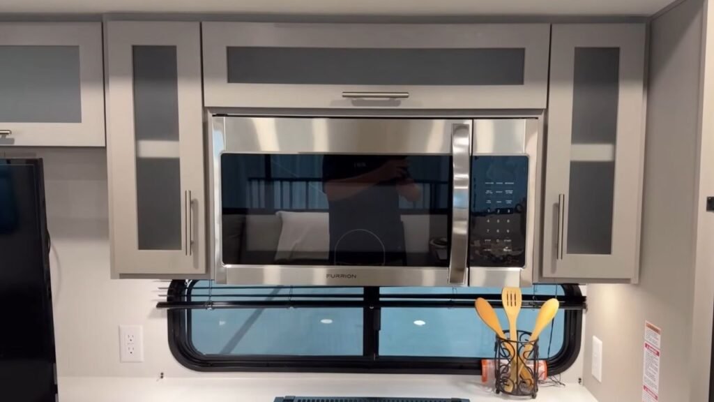 2025 Alliance Avenue TT 332RL Interior Kitchen