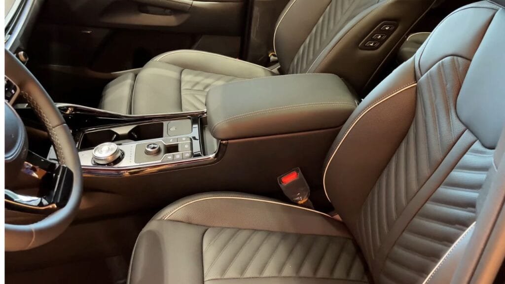 2025 Kia Sorento Hybrid Interior
