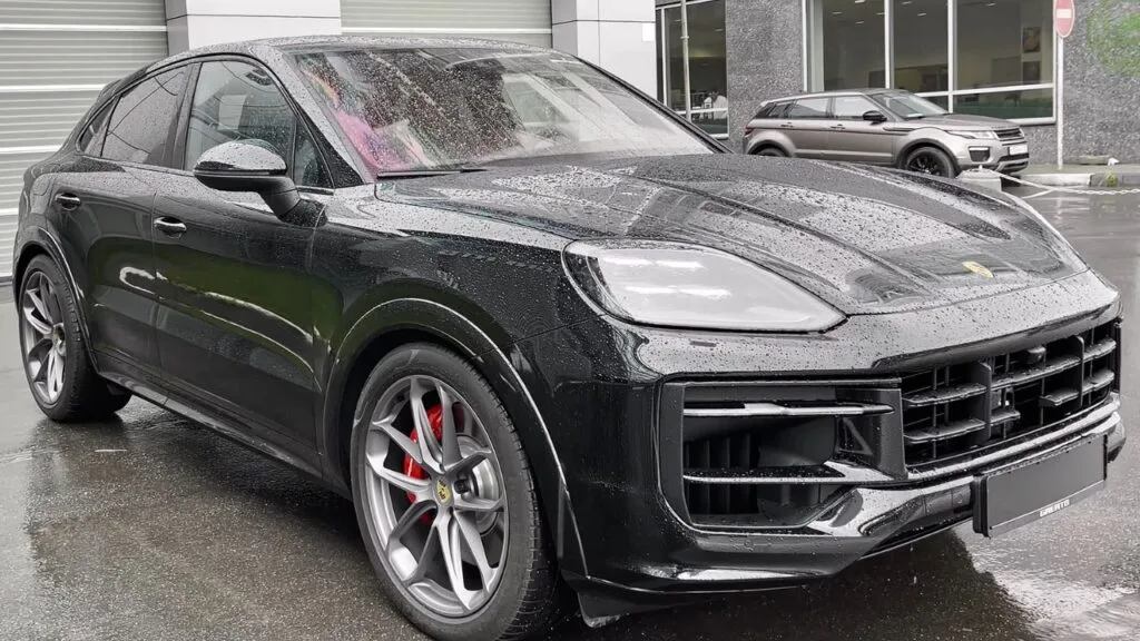 2025 Porsche Cayenne Exterior Updates and Design Options