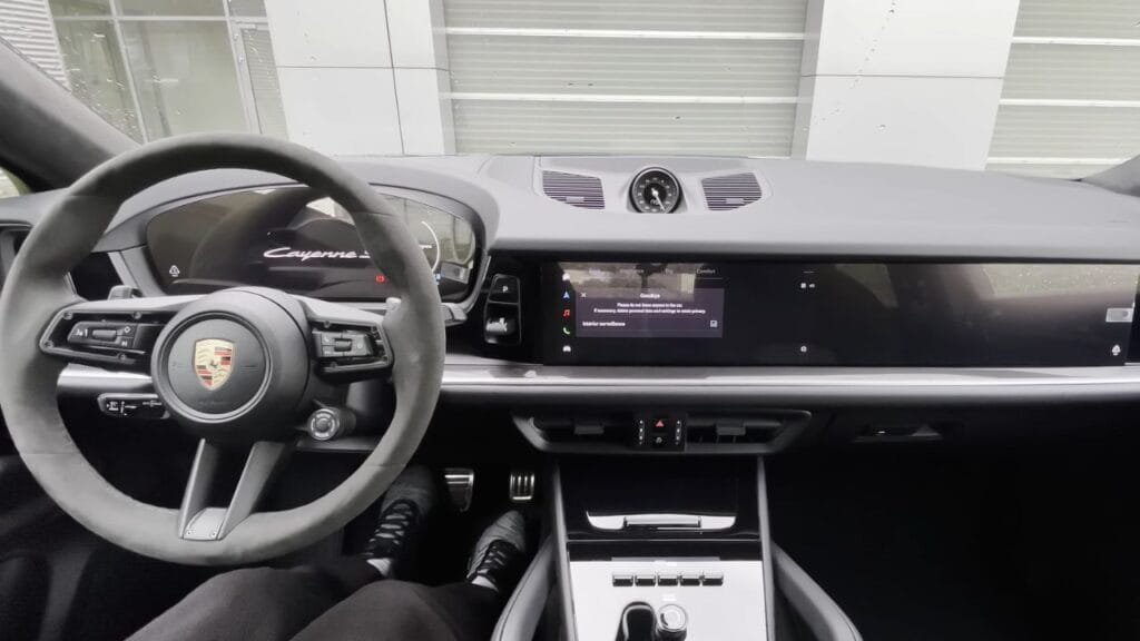 2025 Porsche Cayenne Interior