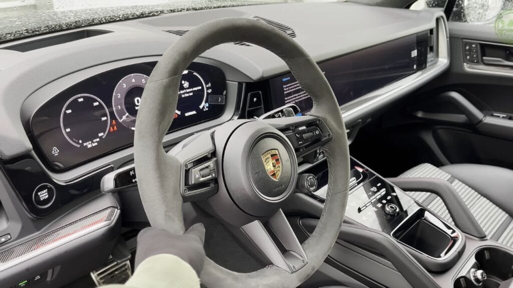 2025 Porsche Cayenne Interior and Tech Enhancements