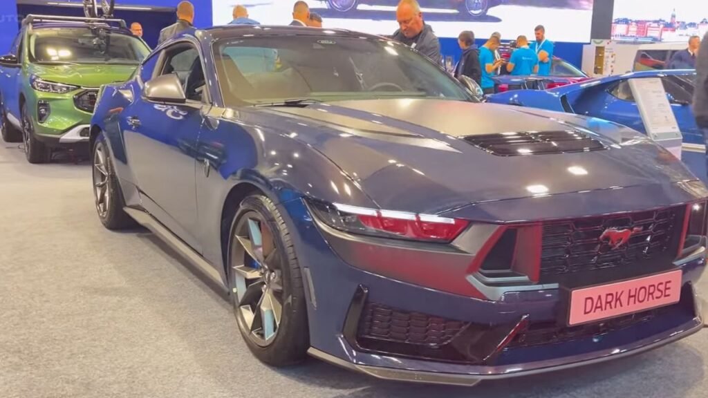 2025 Ford Mustang Dark Horse Driving Experience
