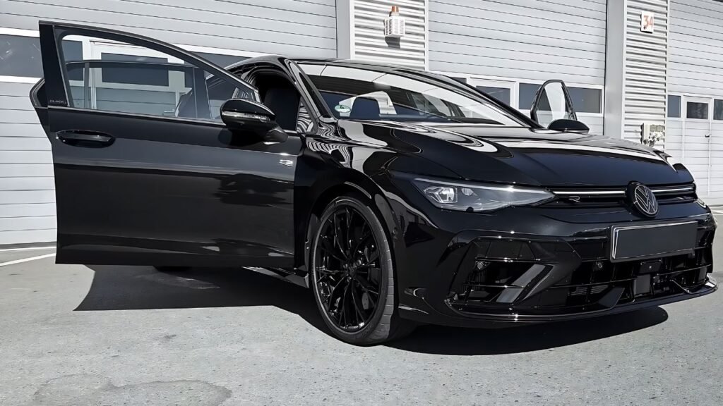 2025 VW Golf R Black Edition Look
