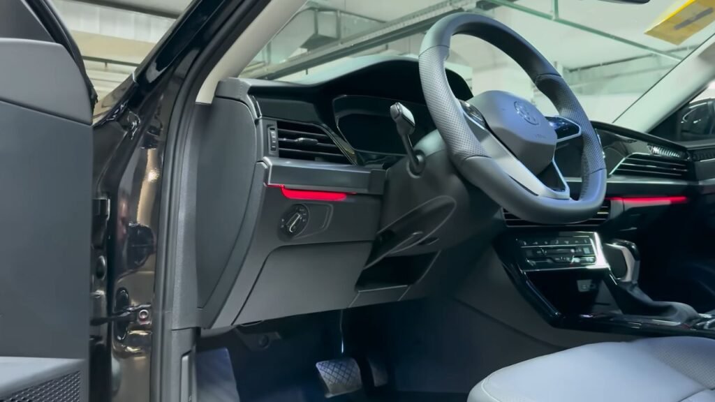 2025 Volkswagen Passat Interior