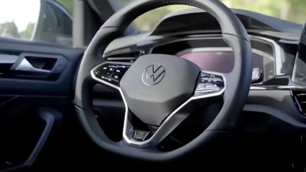 2025 Volkswagen T-Roc Interior Features