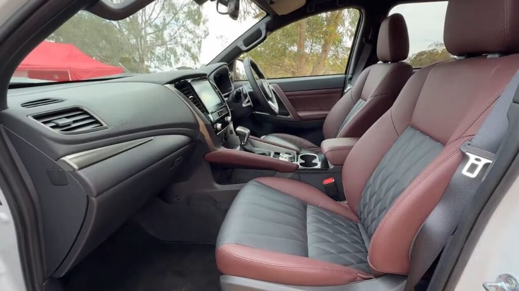 2025 Mitsubishi Pajero Sport Interior