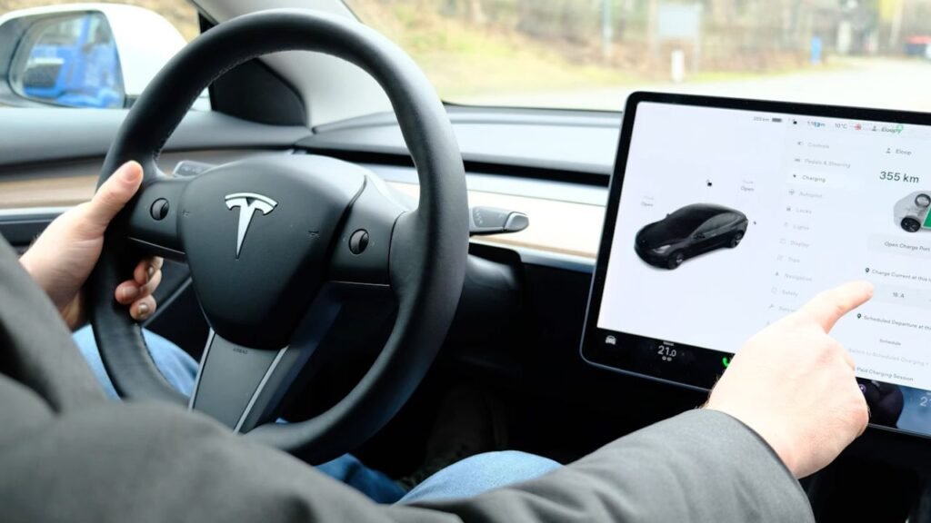 2025 Tesla Model Y Juniper