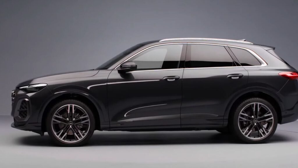2025 Audi Q5 Wheels and Rear Styling