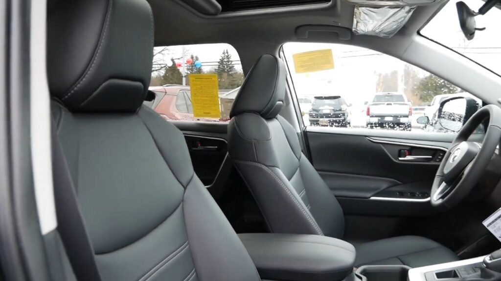 2025 Toyota RAV4 Interior Comfort and Space