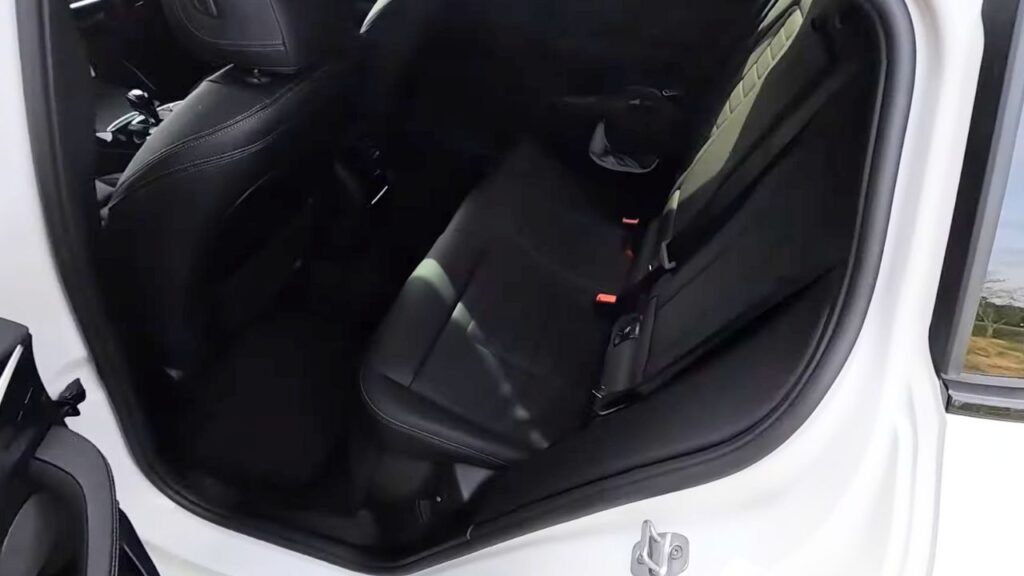 Rear Seats and Passenger Comfort