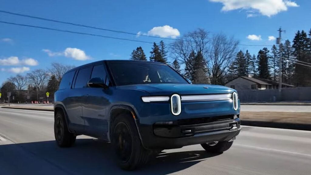 2025 Rivian R1S Exterior
