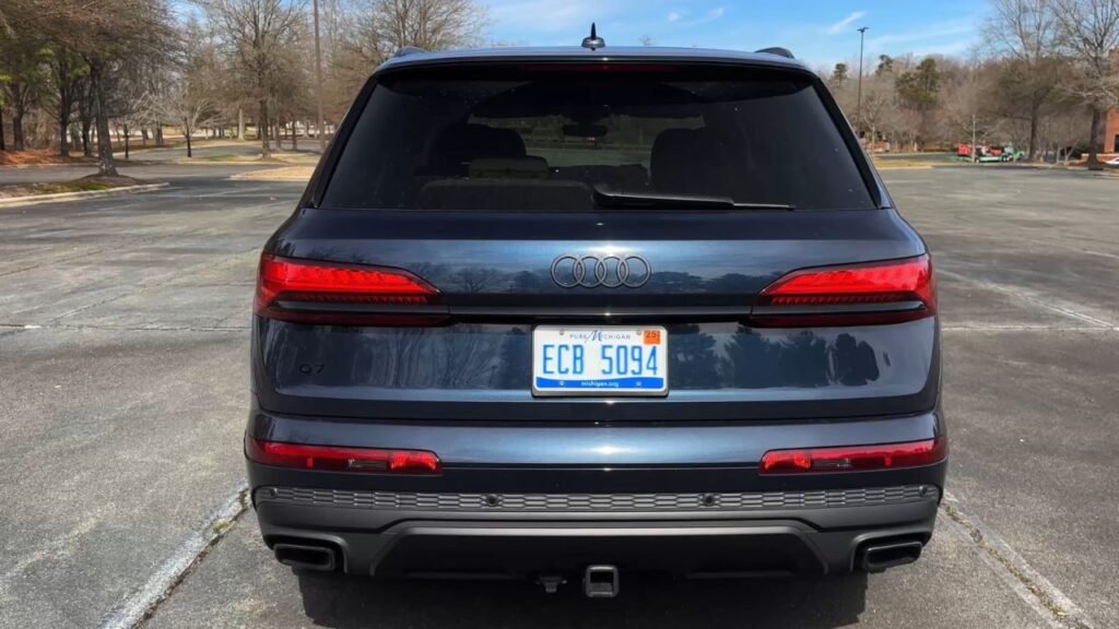2025 Audi Q7 Rear