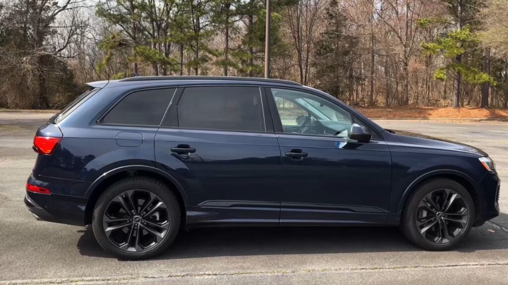 2025 Audi Q7 Side Look