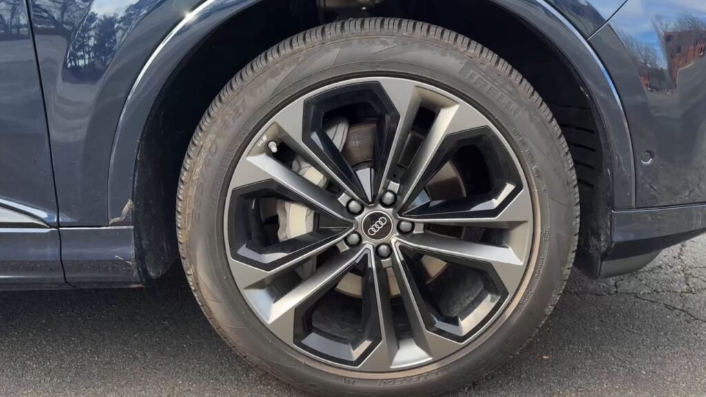 2025 Audi Q7 Tire