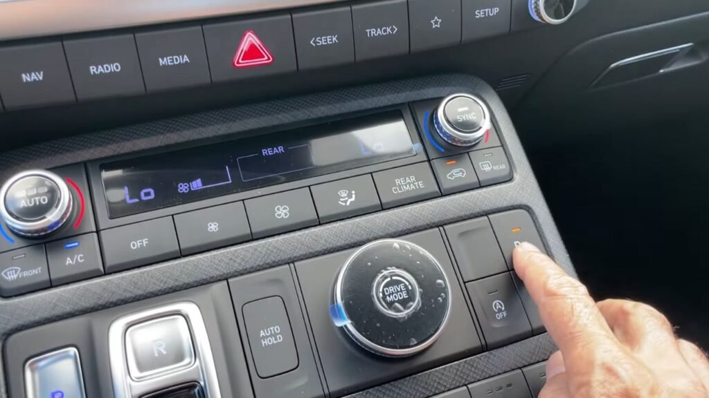2025 Hyundai Palisade Limited Physical Buttons