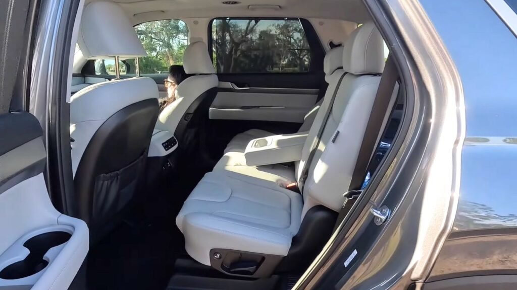 2025 Hyundai Palisade SEL Premium Back Seats