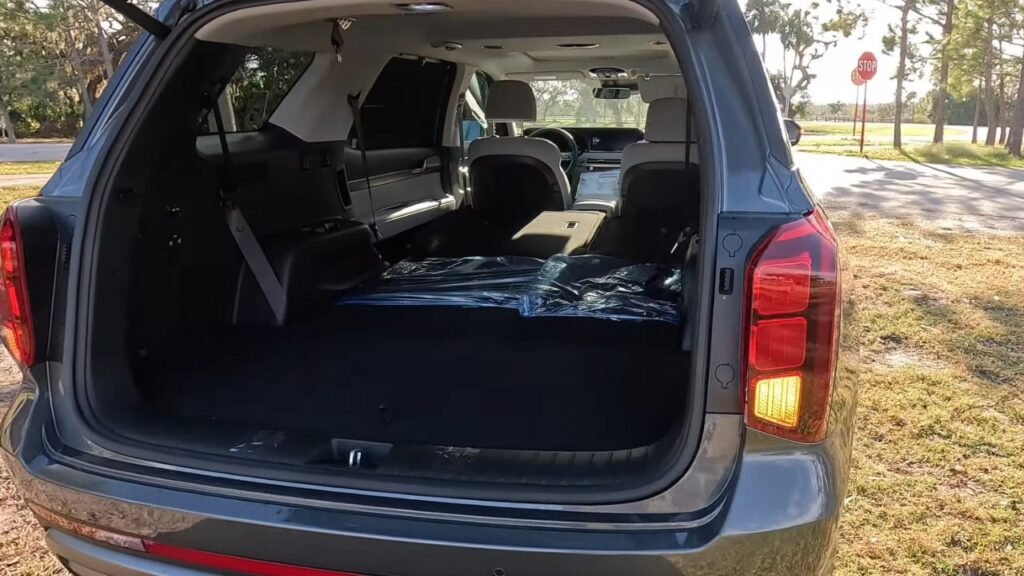 2025 Hyundai Palisade SEL Premium Cargo Space