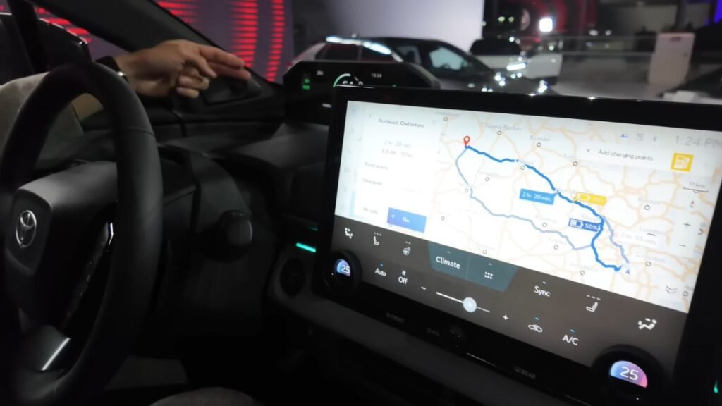 Toyota CH-R+ Screen