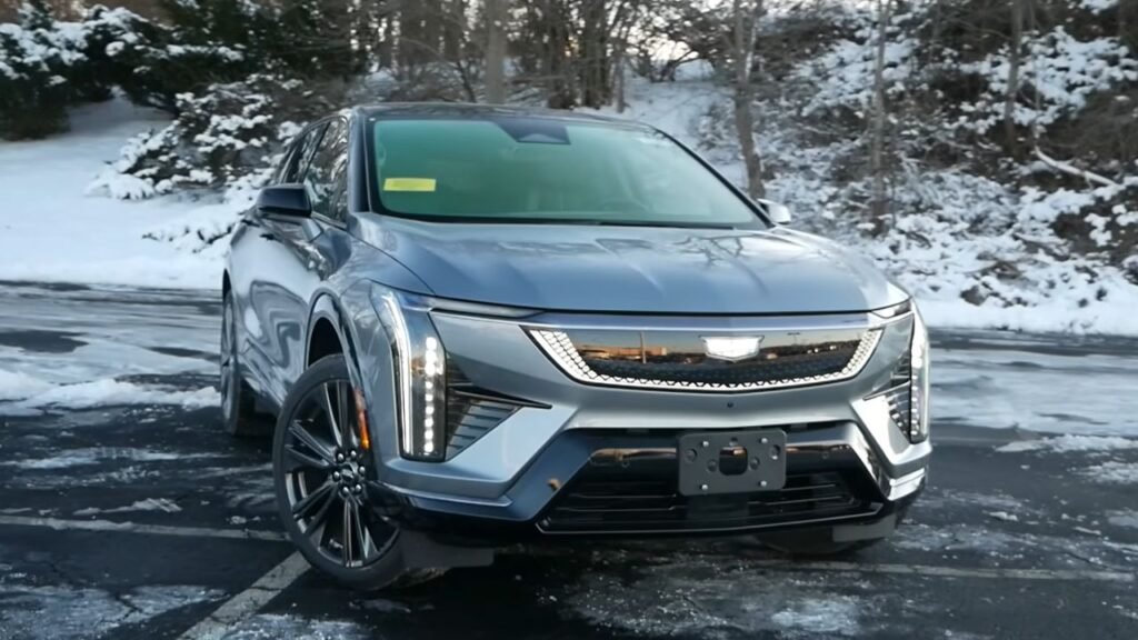 2025 Cadillac Optiq Sport 2