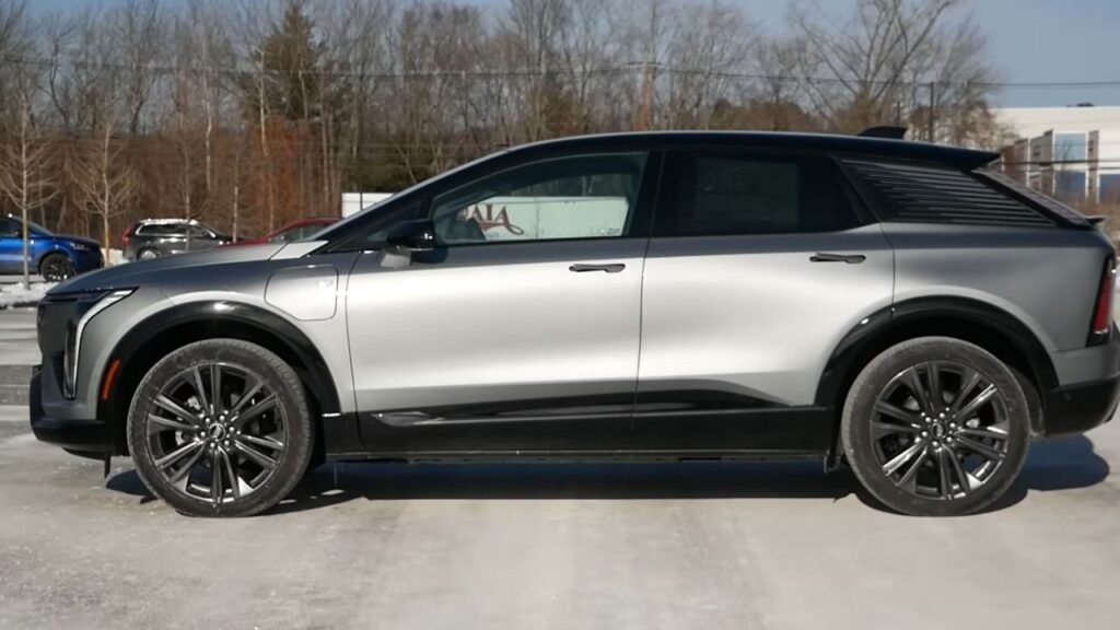 2025 Cadillac Optiq Sport 2 Exterior