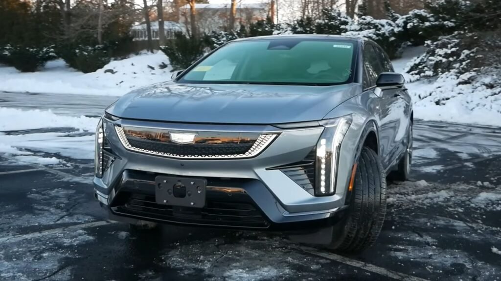 2025 Cadillac Optiq Sport 2 Front