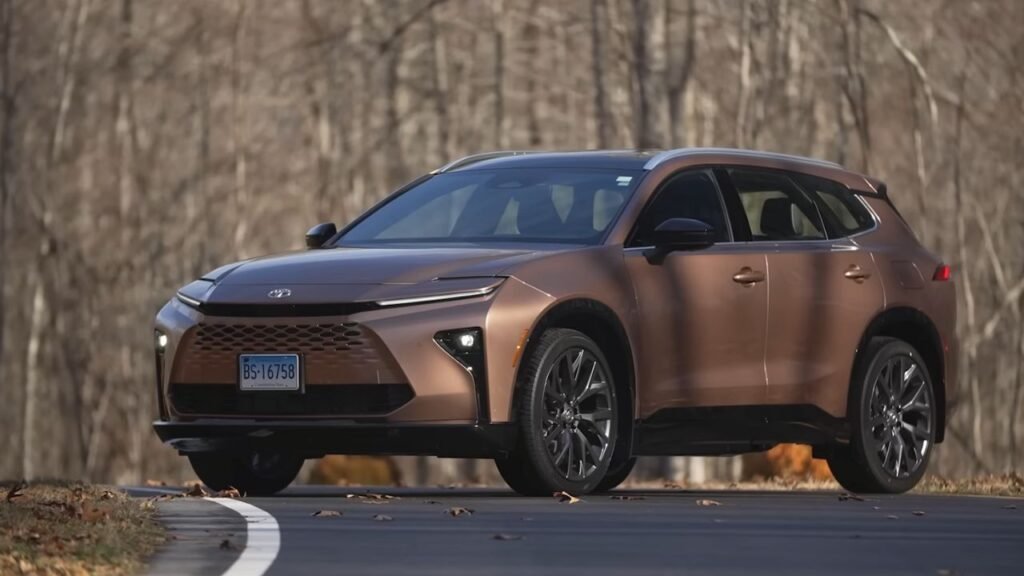 Toyota Crown Signia (new)