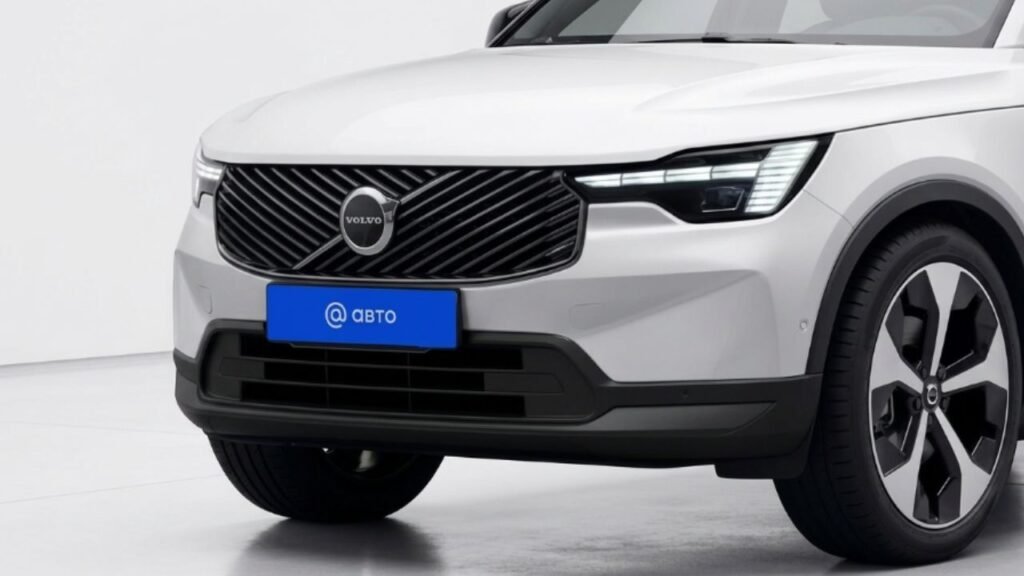 Volvo XC40 2027 Digital Renderings Front