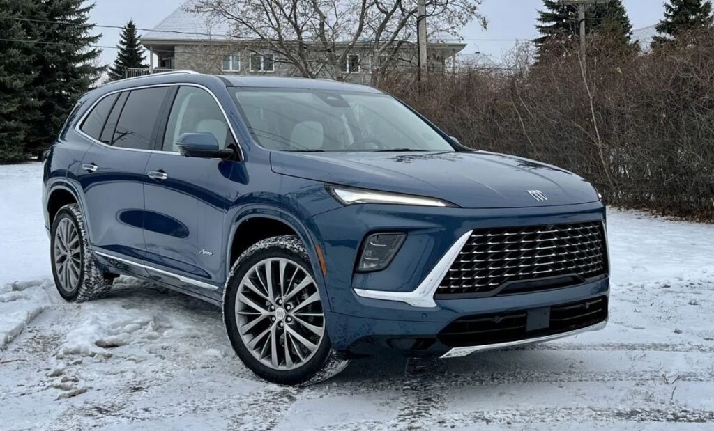 2027 Buick Enclave Avenir in Blue Onyx