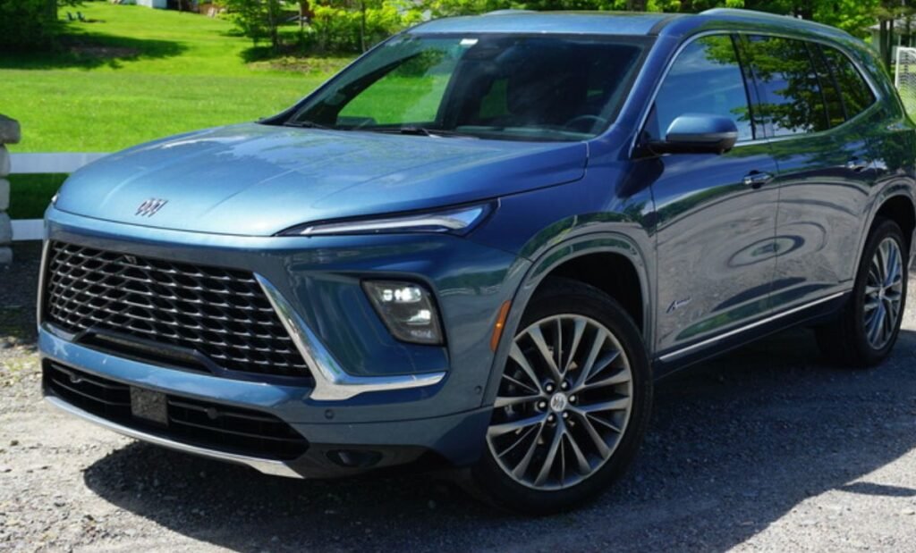 2027 Buick Enclave Avenir in Blue Onyx