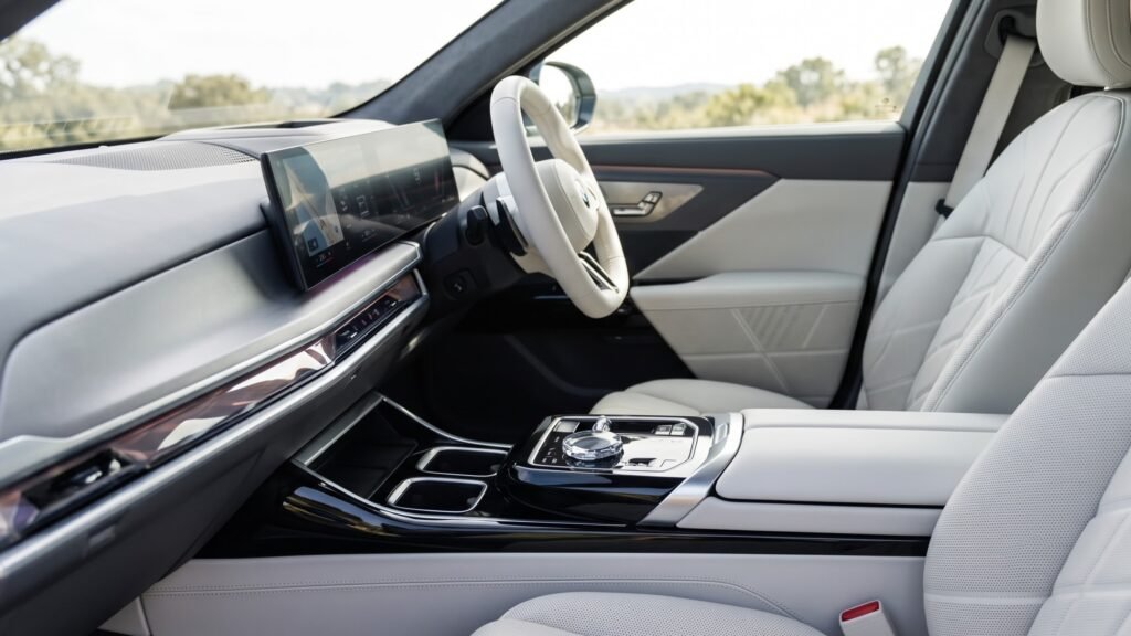 2027 BMW 7 Series Cabin