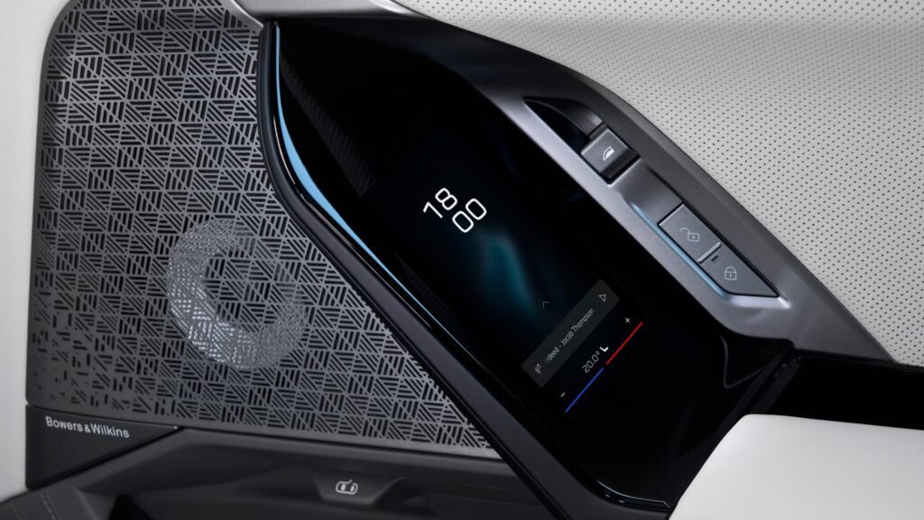 2027 BMW 7 Series interior